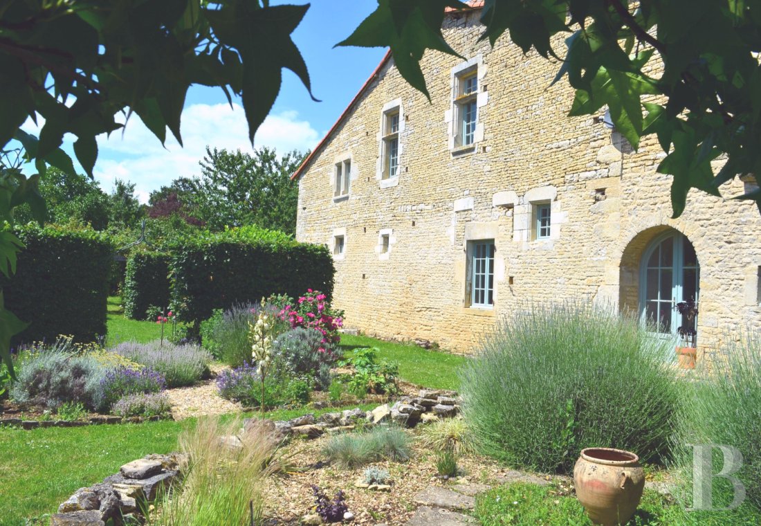 maisons de caractere a vendre poitou charentes   - 16