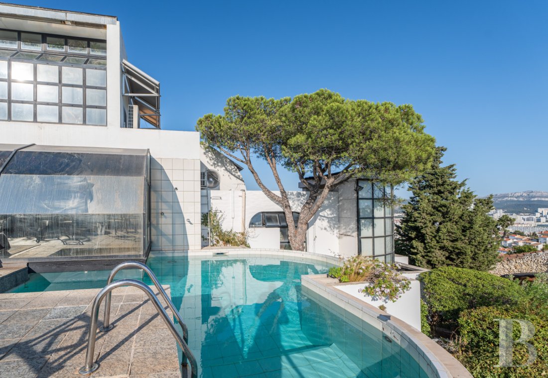 character properties France provence cote dazur   - 2