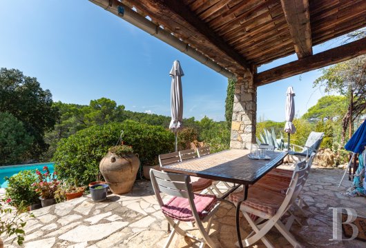 character properties France provence cote dazur   - 6