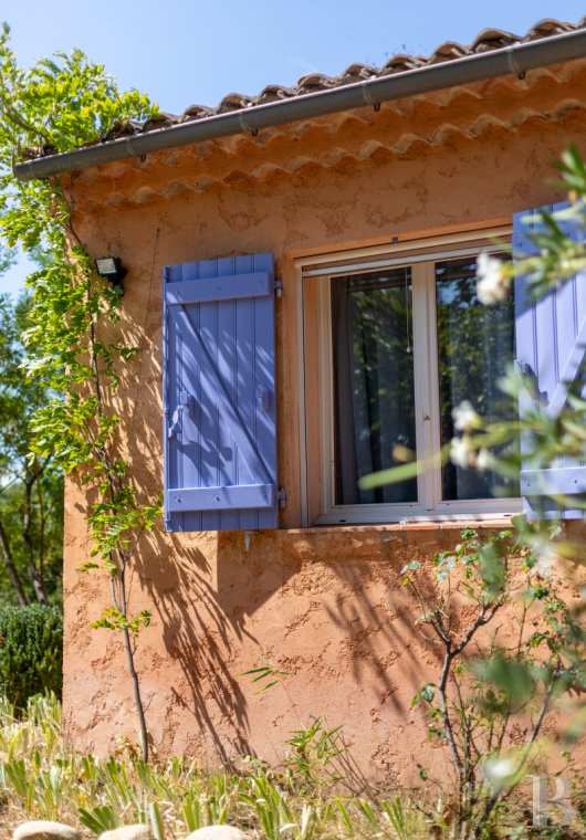 character properties France provence cote dazur   - 3