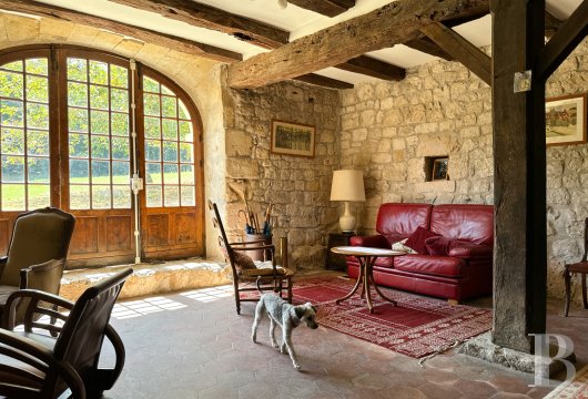 character properties France aquitaine   - 13