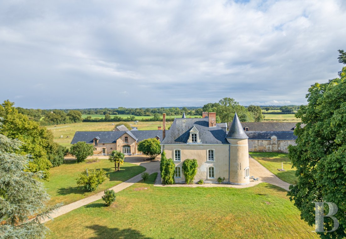 chateaux for sale France pays de loire   - 5