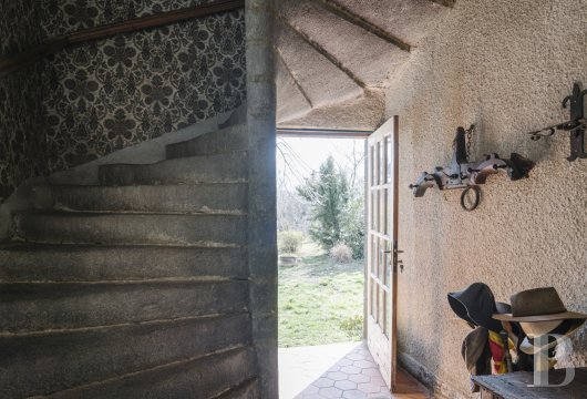 character properties France auvergne   - 9