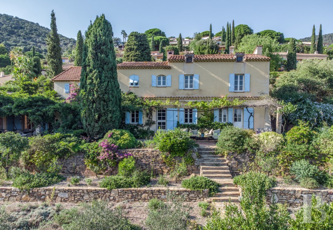 character properties France provence cote dazur   - 1