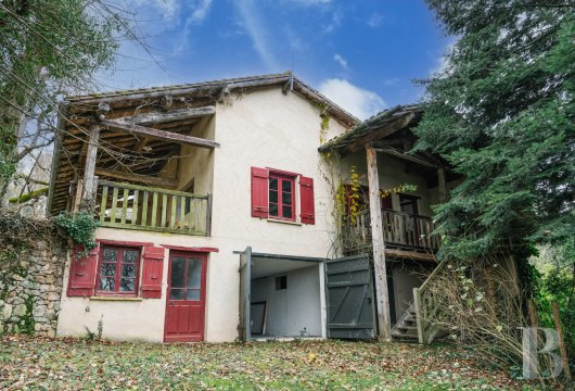 character properties France rhones alps   - 12