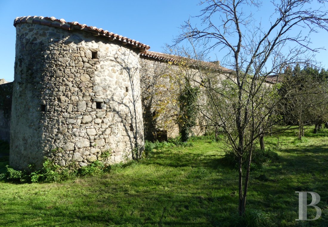 character properties France poitou charentes   - 16