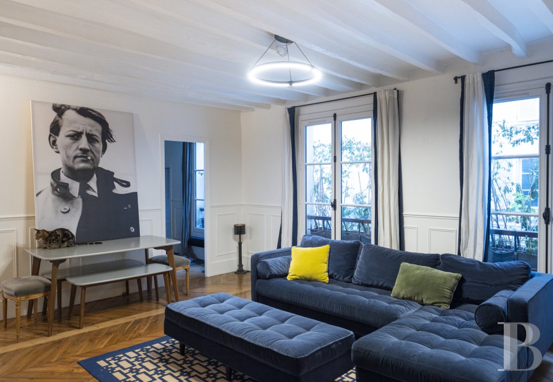 apartments for sale - paris - A Parisian apartment renovated by an interior designer, nestled at the back of an edifice's calm inner court in the French capital's 1st arrondissement