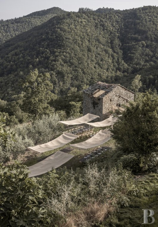 En Toscane, entre Arezzo et Cortona, une ancienne maison paysanne en plein ciel  - photo  n°6
