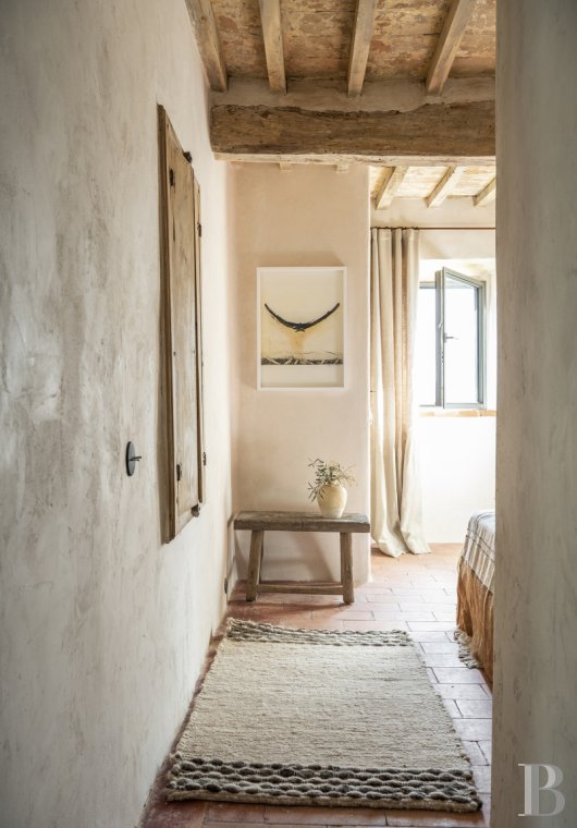 En Toscane, entre Arezzo et Cortona, une ancienne maison paysanne en plein ciel  - photo  n°23