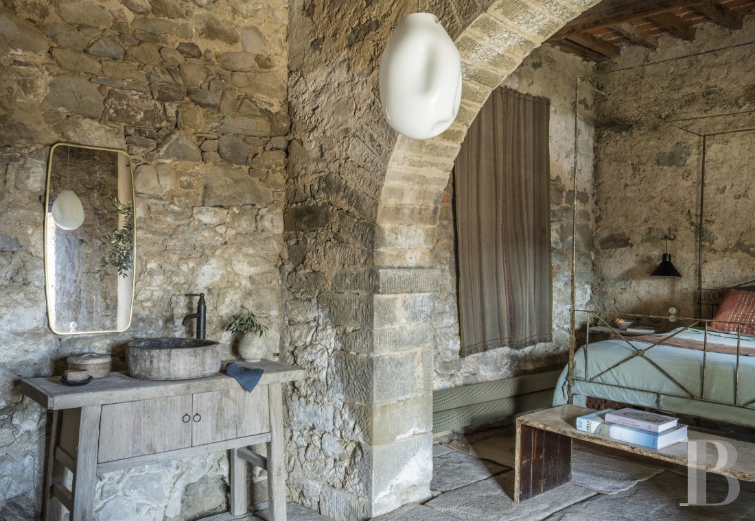 En Toscane, entre Arezzo et Cortona, une ancienne maison paysanne en plein ciel  - photo  n°28