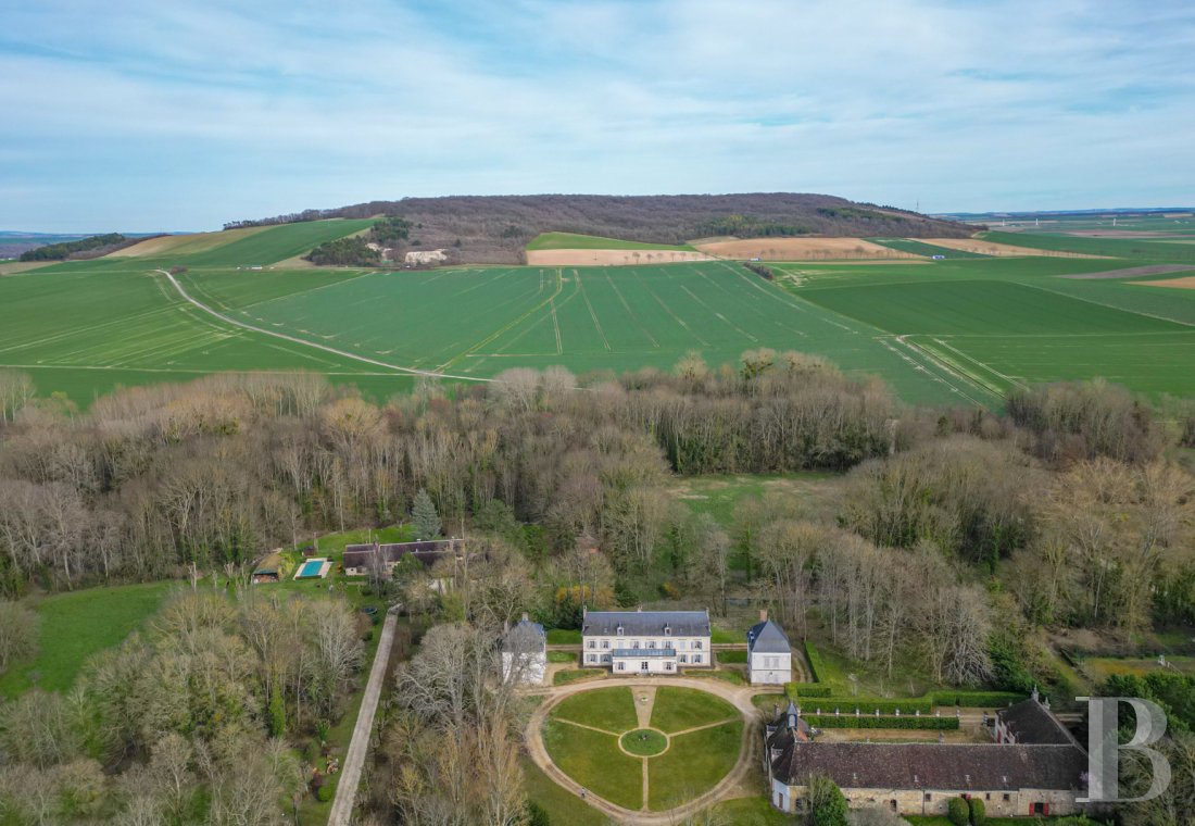 chateaux for sale France burgundy   - 1