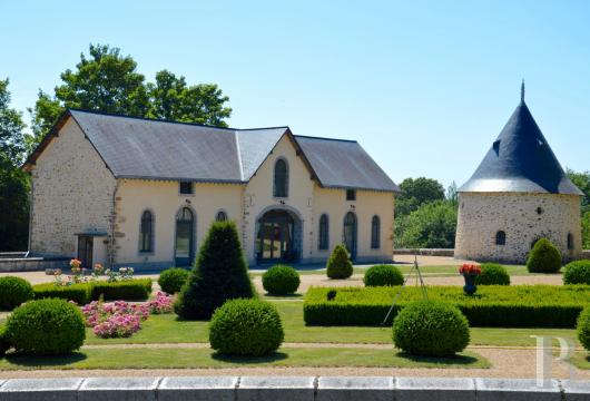 chateaux for sale France pays de loire   - 13